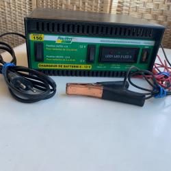 CHARGEUR DE BATTERIE 12 V et 6 V