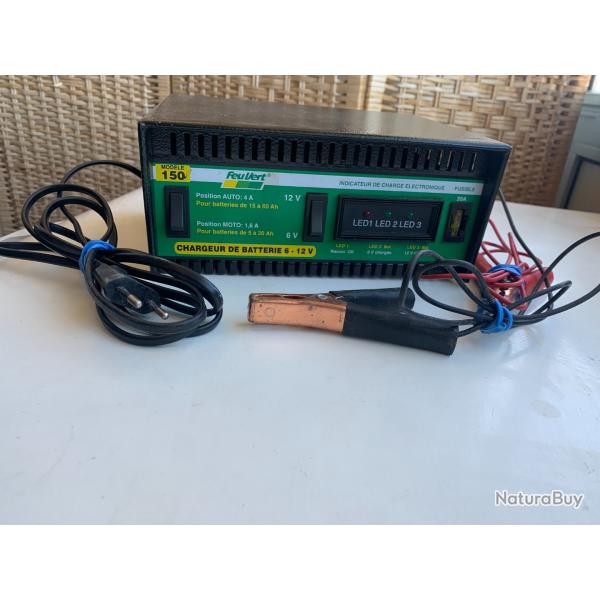 CHARGEUR DE BATTERIE 12 V et 6 V