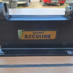 Case trimmer LYMAN Occasion ! Bonne &eacute;tat ! Avec tous les pilotes. Raccourcisseur de douille.