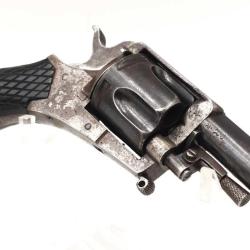 REVOLVER DE TYPE BULLDOG CALIBRE 320 VENDU PAR FAUR&Eacute; LEPAGE &Agrave; PARIS Categorie D