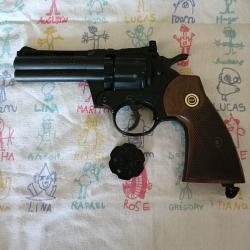 Revolver crosman 357 a CO2 4,5 diabolo en tr&egrave;s bon &eacute;tat de fonctionnement avec 2 barillet de 6 coups