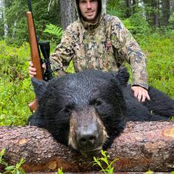 SEJOUR DE CHASSE A L'OURS NOIR - QUEBEC, CANADA