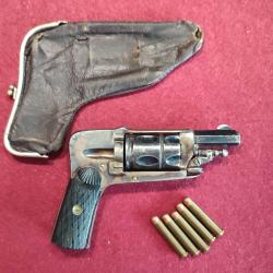 R&eacute;volver hammerless V&eacute;lodog calibre 6mm long Poudre Vive sign&eacute; S.A Salvadore Arostegui + &eacute;tui cuir