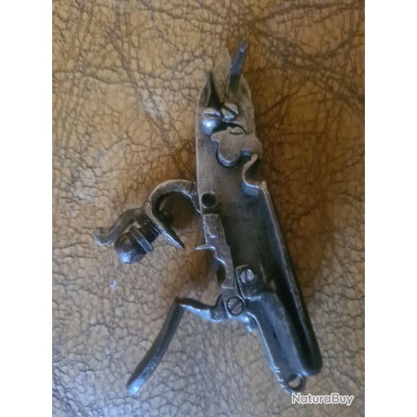 Petite platine silex pour pistolet
