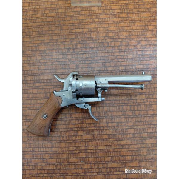 Revolver � broche 7 mm Belge.