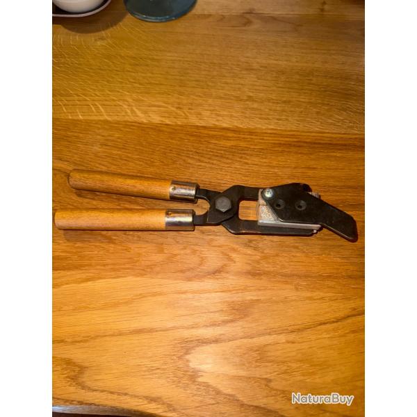 MOULE A BALLE RONDE POUDRE NOIRE LEE CALIBRE 44    diam�tre .440  avec sa pince