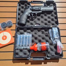 R&eacute;volver Umarex Tornado bb's 4.5 mm &eacute;tat neuf !!! Co2