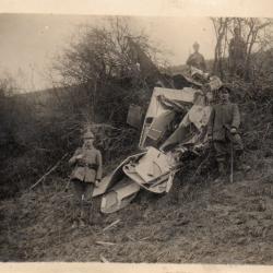 Carte postale d'un avion &eacute;cras&eacute; de la Premi&egrave;re Guerre mondiale  -N&deg;8465