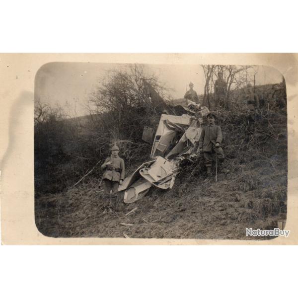 Carte postale d'un avion �cras� de la Premi�re Guerre mondiale  -N�8465