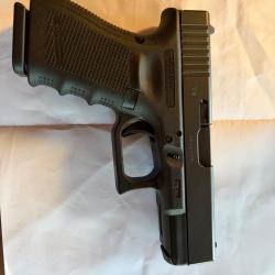 VEND PISTOLET GLOCK  19 Gen 4  calibre 9 x 19 quasiment neuf Munition non incluse