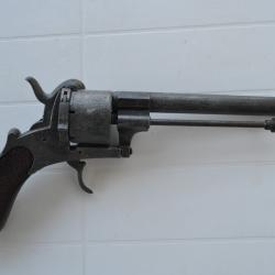 R&eacute;plique de r&eacute;volver ancien