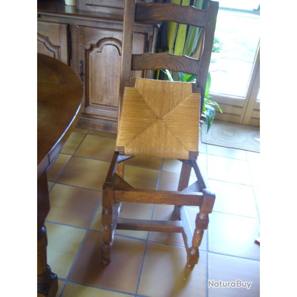 Quatre CHAISES en ch�taignier