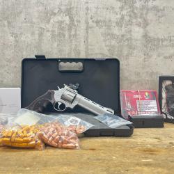 Pack d'occasion Revolver Taurus Raging Bull - Cal. .44 Mag - Inox