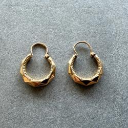 Boucles d'oreilles cr&eacute;oles en or jaune facett&eacute;es - or massif 18 carats
