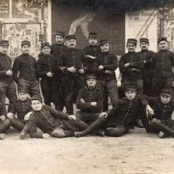 Carte Postale Ancienne - Groupe de Soldats Fran&ccedil;ais 1916 -N&deg;8490
