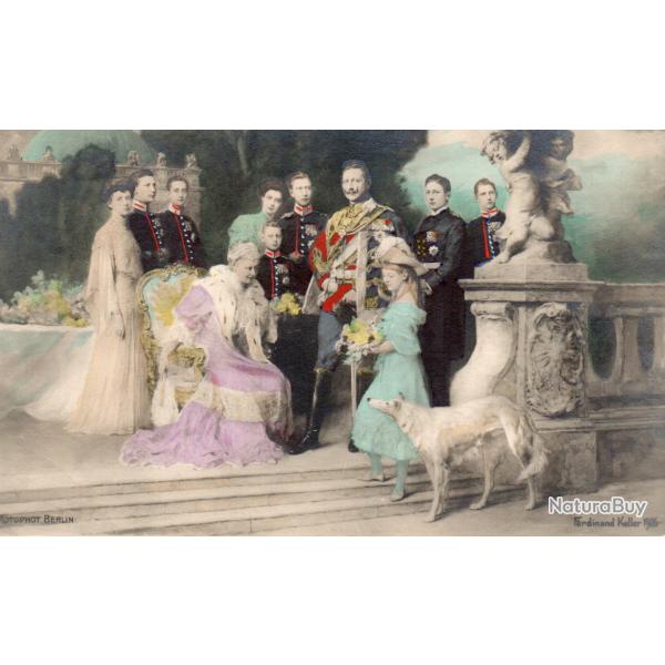 Carte postale de la famille royale -N�8492