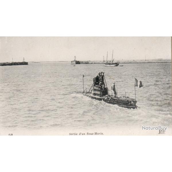 Carte Postale Ancienne - Sortie d'un Sous-Marin -N�8517