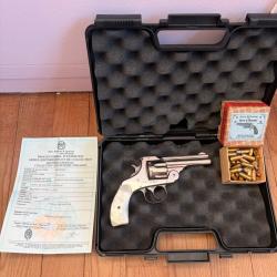 REVOLVER HARRINGTON & RICHARDSON calibre 32 S&W cat&eacute;gorie D