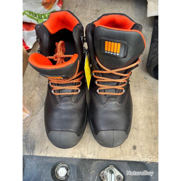 Chaussures ERGOS neuve mod�le Alpen taille 42