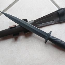 Dague type commando