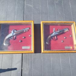 Magnifique lot de replique pistolet de gendarmerie mar&eacute;chauss&eacute;e model 1842 model 1770 cadre vitrine