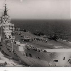Photographie du porte-avions HMS Eagle - N&deg;8512