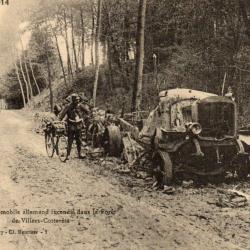Carte Postale Guerre de 1914 - Convoi automobile allemand incendi&eacute; - N&deg;8516