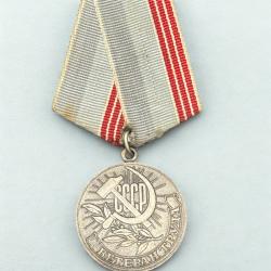 (118.001) M&eacute;daille &laquo; V&eacute;t&eacute;ran du travail &raquo;