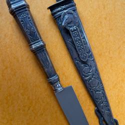 Ancien couteau de collection cisel&eacute; style Gaucho / V&eacute;nerie - Lame INOX