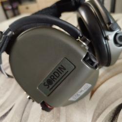 casque &eacute;l&eacute;ctronique