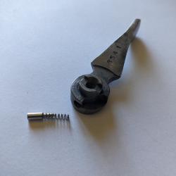 Cl&eacute; d'ouverture avec poussoir d'arr&ecirc;t de cl&eacute; et ressort