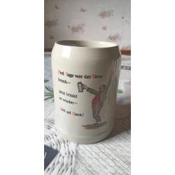 Vends une chope &agrave; bi&egrave;re en gr&egrave;s (humour allemand) 500ml