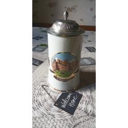 Vends une chope &agrave; bi&egrave;re en gr&egrave;s avec couvercle 500ml