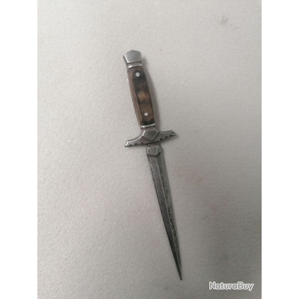Dague de vertu