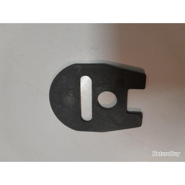 Intercalaire �paisse (1,5 mm. environ) de crosse fusil BAIKAL MP155.