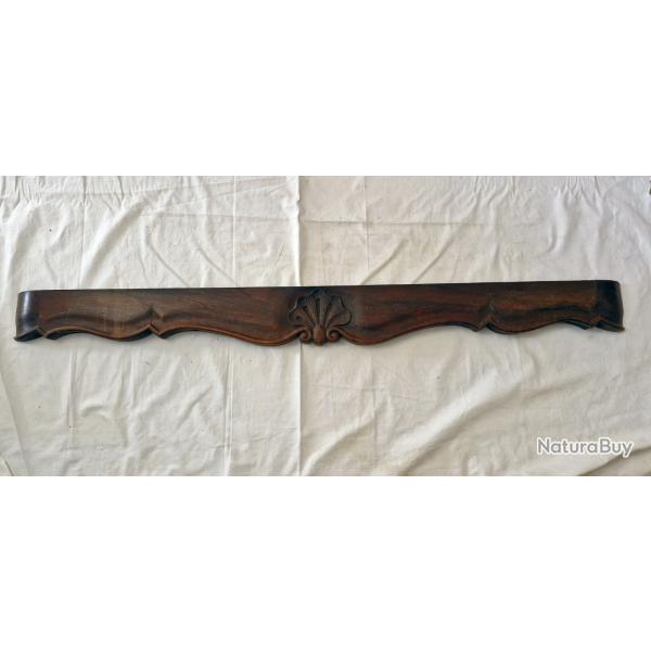 Ancien fronton sculpt� en bois ch�ne, longueur 130cm