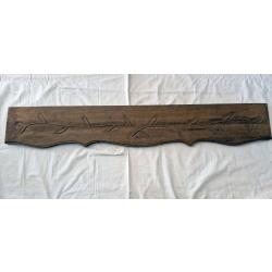 Ancien fronton sculpt&eacute; en bois ch&egrave;ne, longueur 120cm