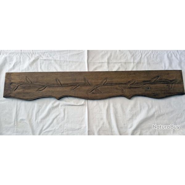 Ancien fronton sculpt� en bois ch�ne, longueur 120cm