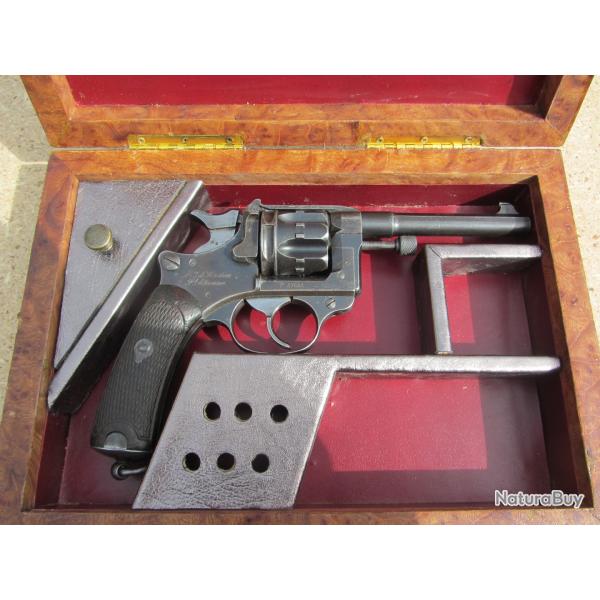 REVOLVER MAS 1892 CAL 8MM LEBEL dans son coffret
