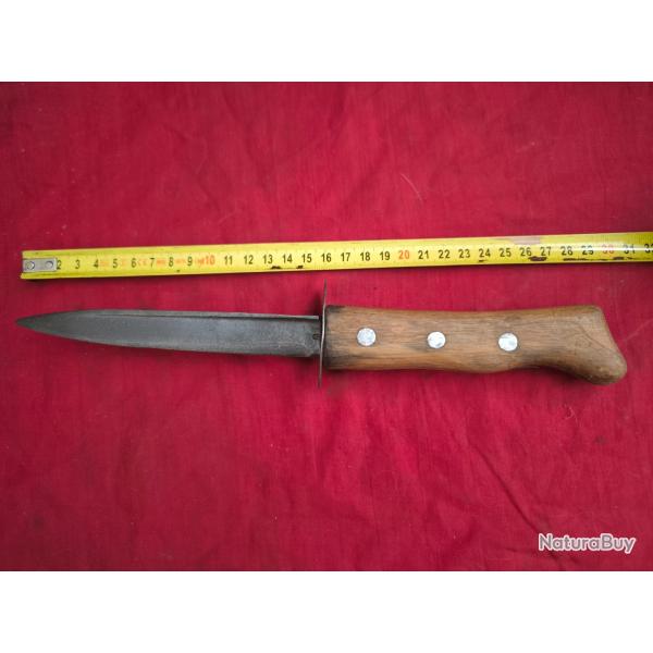 Couteau de combat nettoyeur de tranch�e r�alis� lame ba�onnette 1874 Gras et garde poignard Coutrot