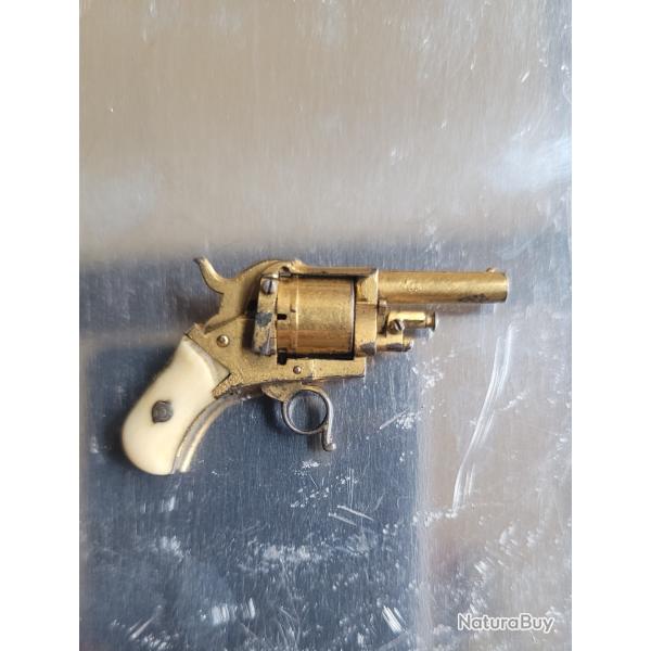 Revolver Miniature