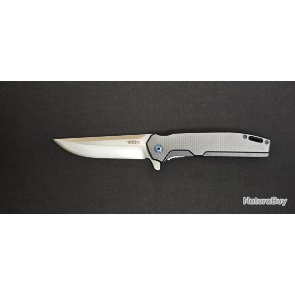 Couteau Pliant JKR-PRO 10002 - Manche Fibre de Carbone & G10 - Lame D2 Straight Back