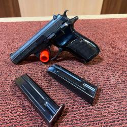 PISTOLET CZ 83 CALIBRE 7.65 BROWNING - 2 CHARGEURS - OCCASION