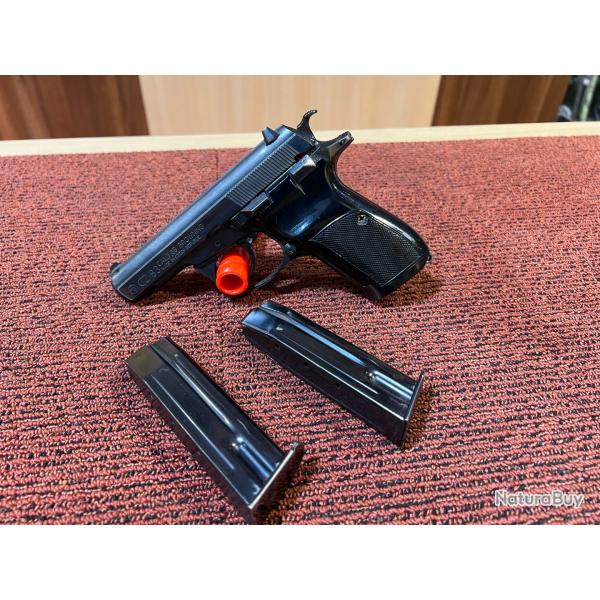 PISTOLET CZ 83 CALIBRE 7.65 BROWNING - 2 CHARGEURS - OCCASION