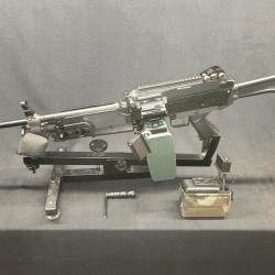 R&eacute;plique AEG Mitrailleuse CA249 Full M&eacute;tal Classic Army -1� sans prix de r&eacute;serve !!