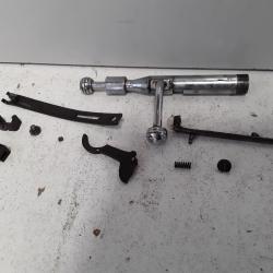 Lot de pieces pour carabine monocoup artisan stephanois cal.22lr