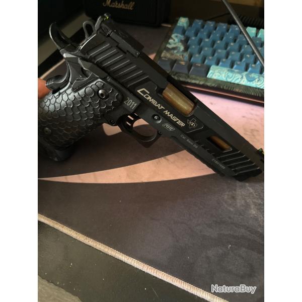 Combat master 2011 john wick + 1 chargeur