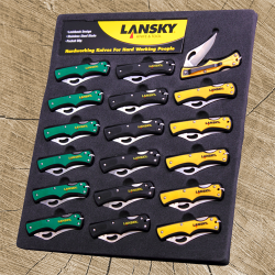 Pr&eacute;sentoir avec 18 couteaux de poche Lansky - Ref 23253-05 - Coutellerie de chasse premium