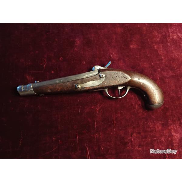 pistolet de cavalerie r�glementaire �tranger anciennement � silex modifi� � percussion guerre 1870