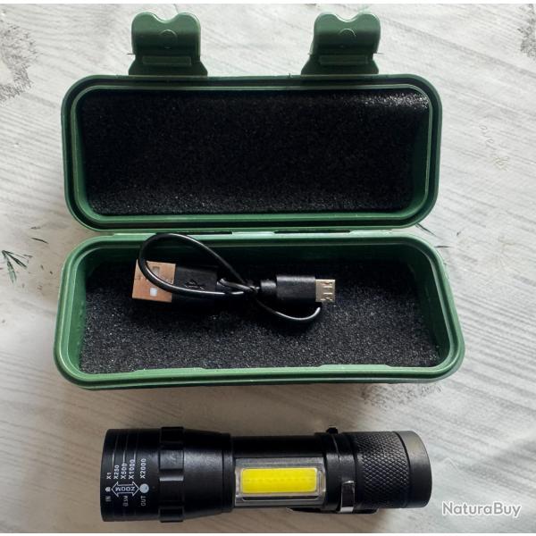 Petite Lampe de poche LED tr�s pratique a emporter 350 Lumen